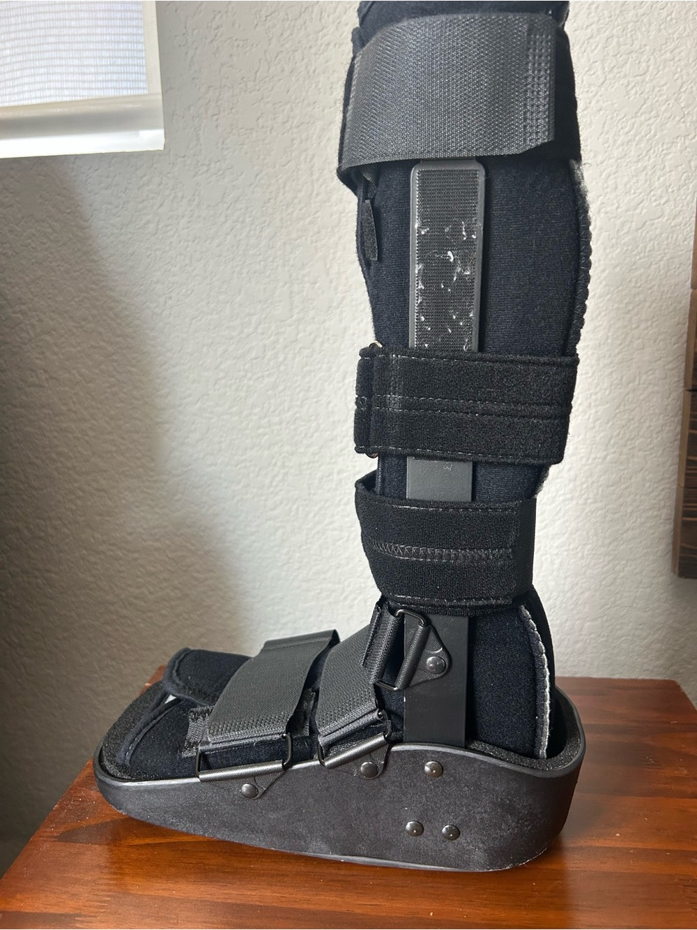 MaxTrax ROM Walker Boot
